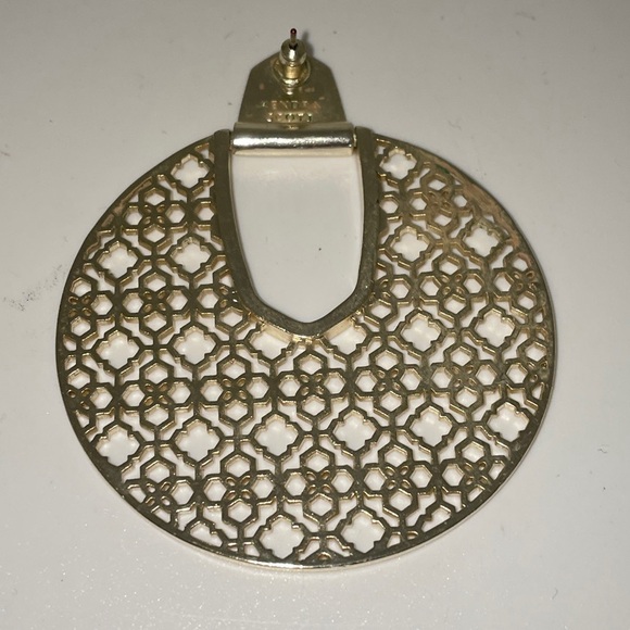 Kendra Scott - DIANE gold filigree statement disc pierced earrings - Picture 6 of 7
